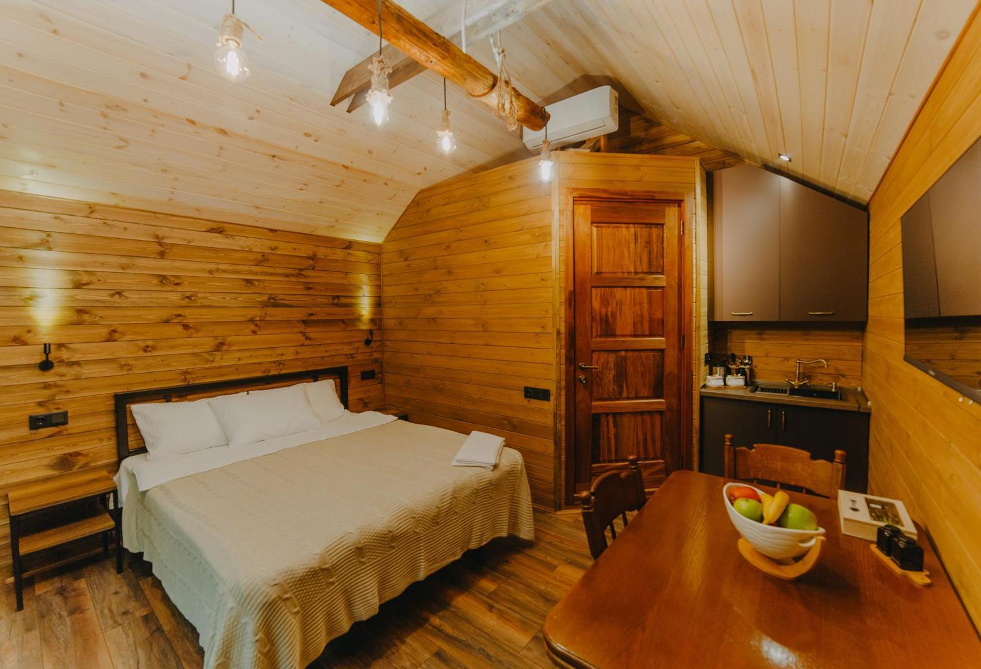 Wanderholic Hotel Telavi Exterior photo