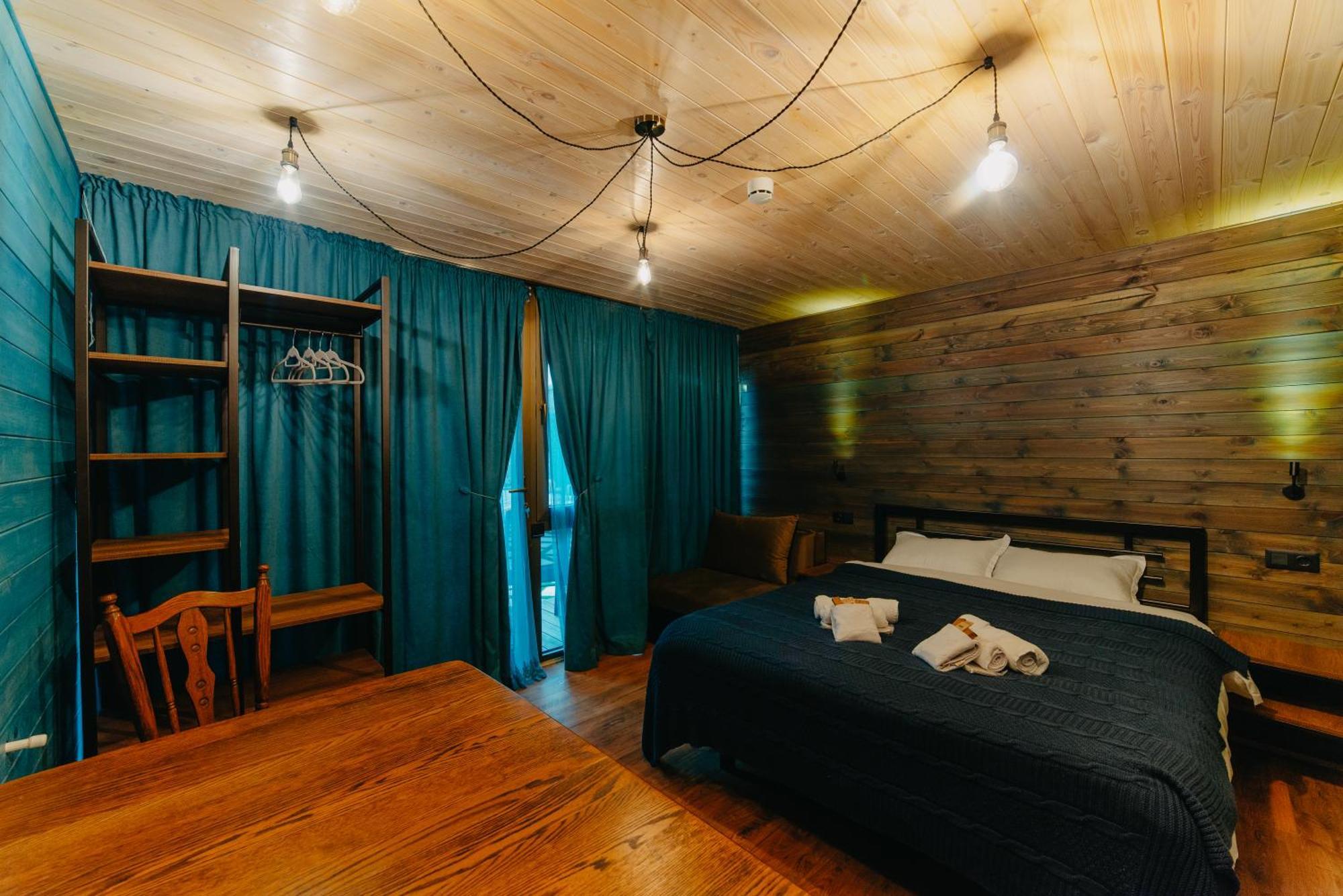 Wanderholic Hotel Telavi Exterior photo