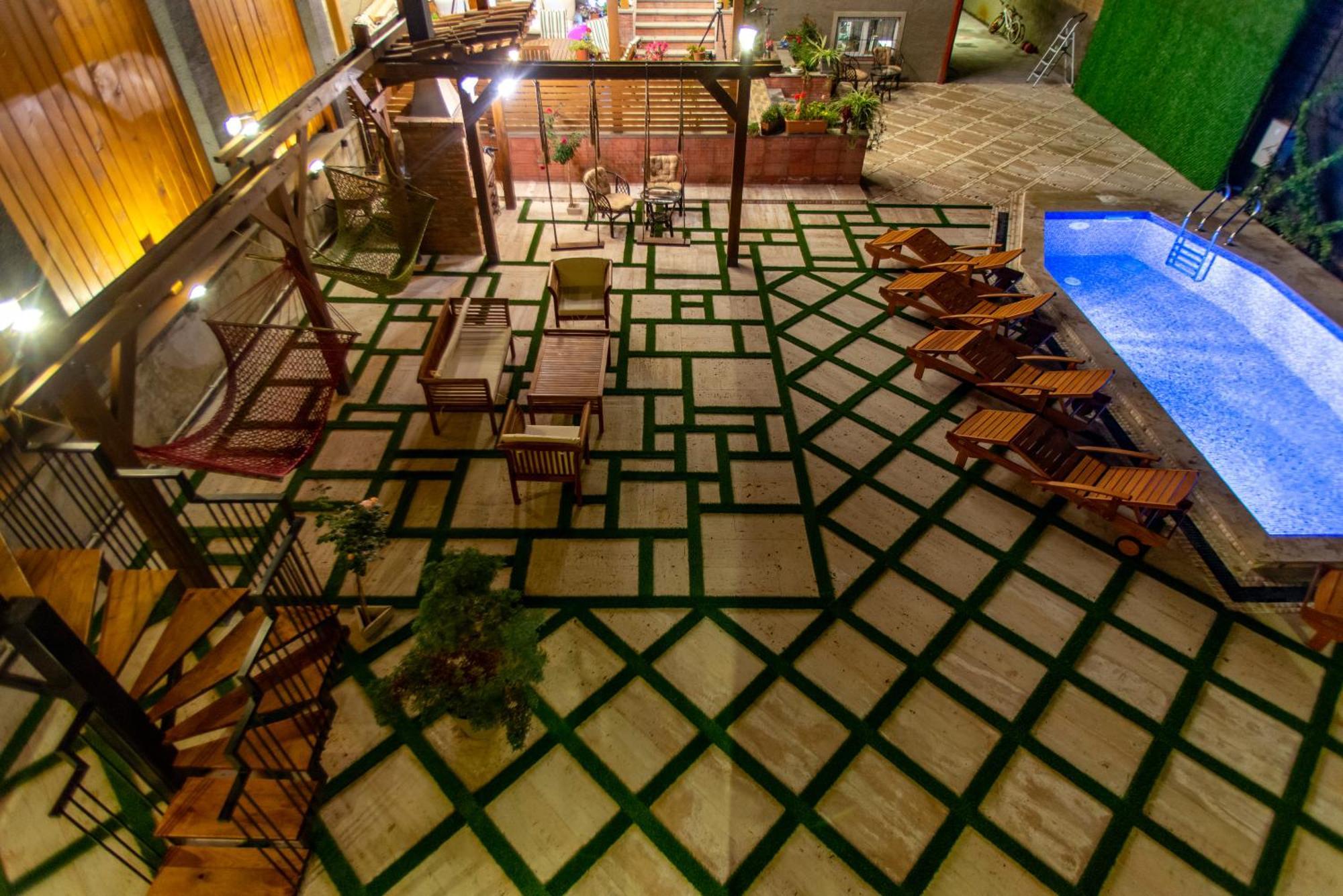 Wanderholic Hotel Telavi Exterior photo