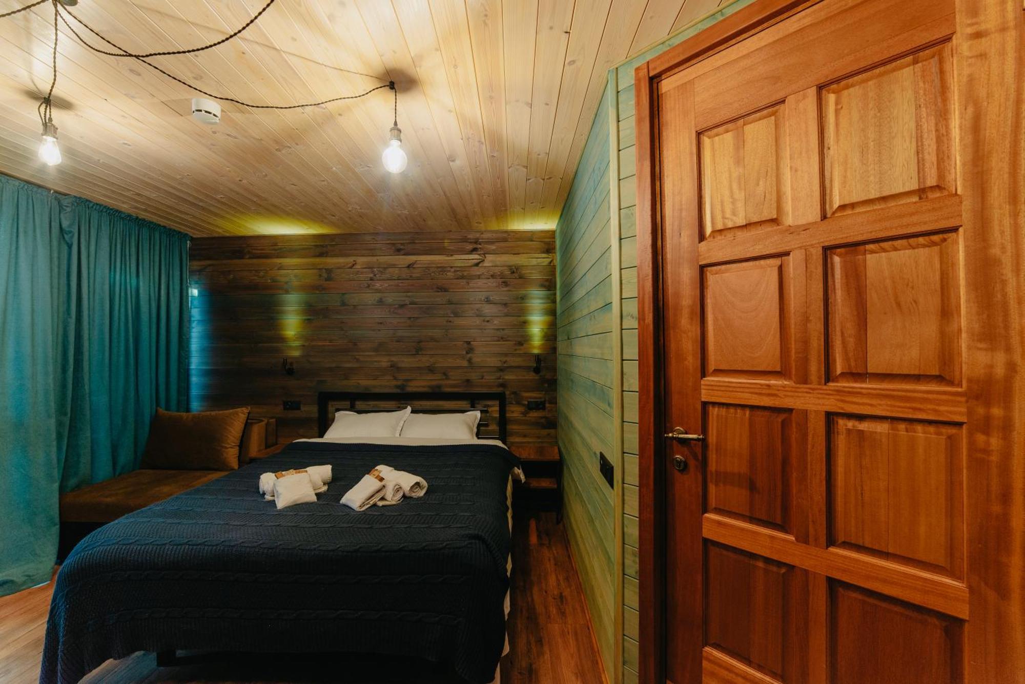 Wanderholic Hotel Telavi Exterior photo