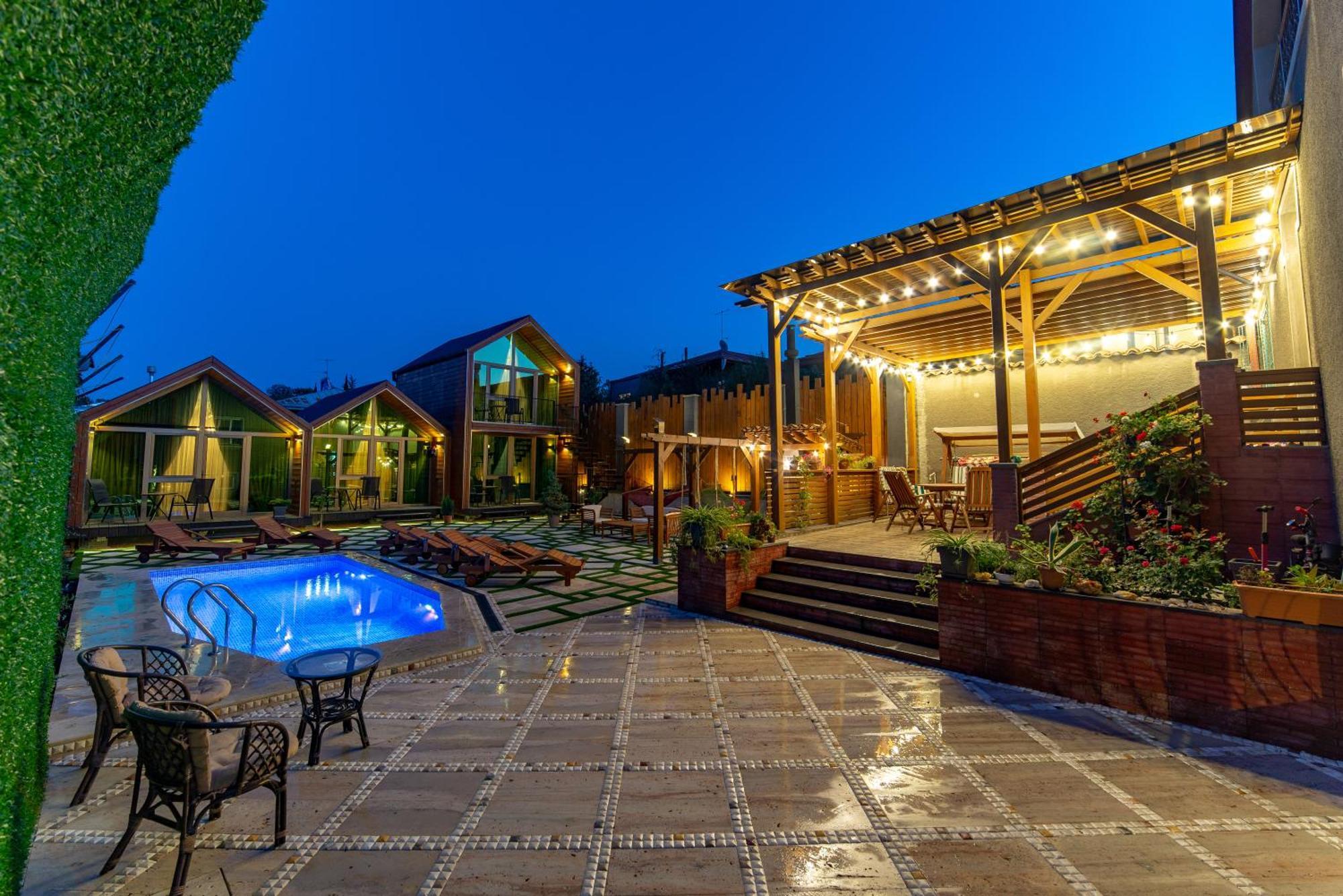 Wanderholic Hotel Telavi Exterior photo
