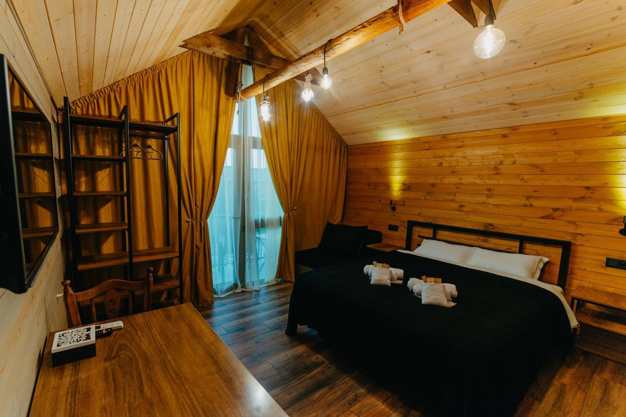 Wanderholic Hotel Telavi Exterior photo